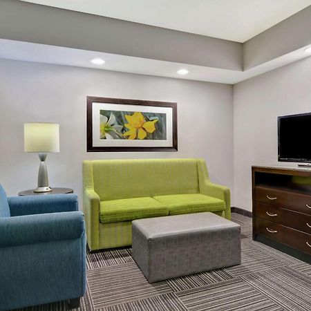 Hilton Garden Inn And Fayetteville Convention Center Extérieur photo