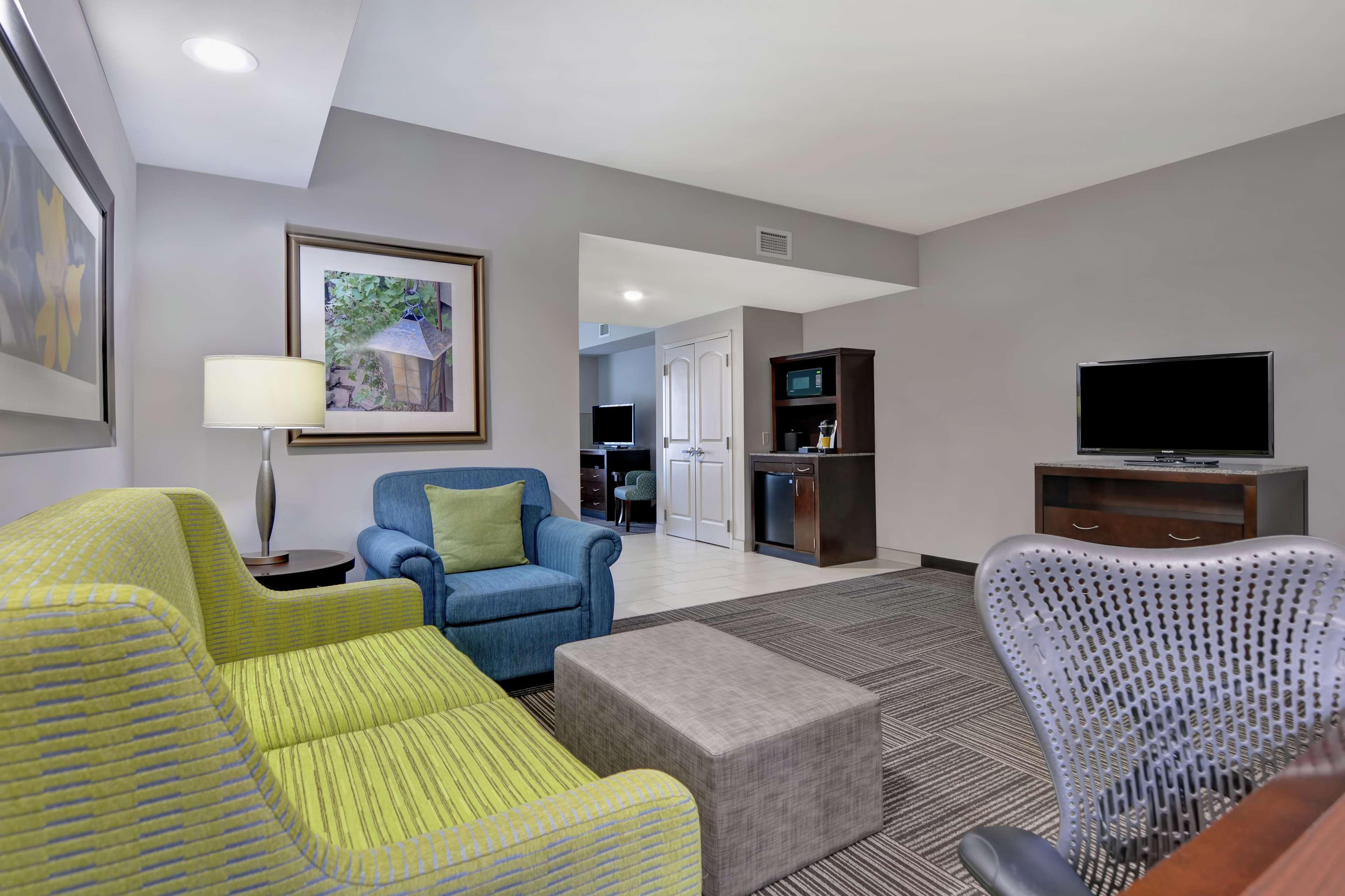 Hilton Garden Inn And Fayetteville Convention Center Extérieur photo