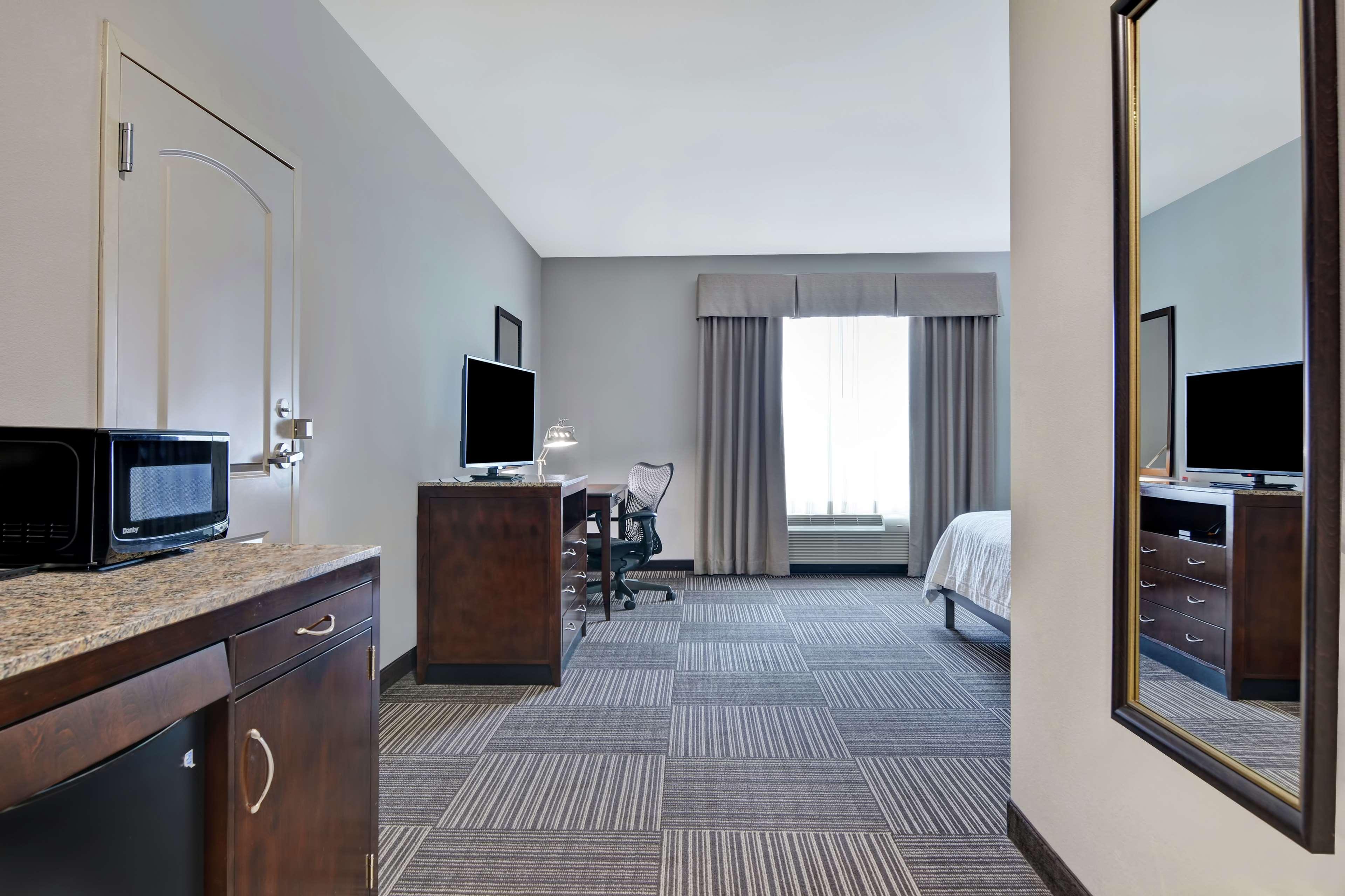 Hilton Garden Inn And Fayetteville Convention Center Extérieur photo