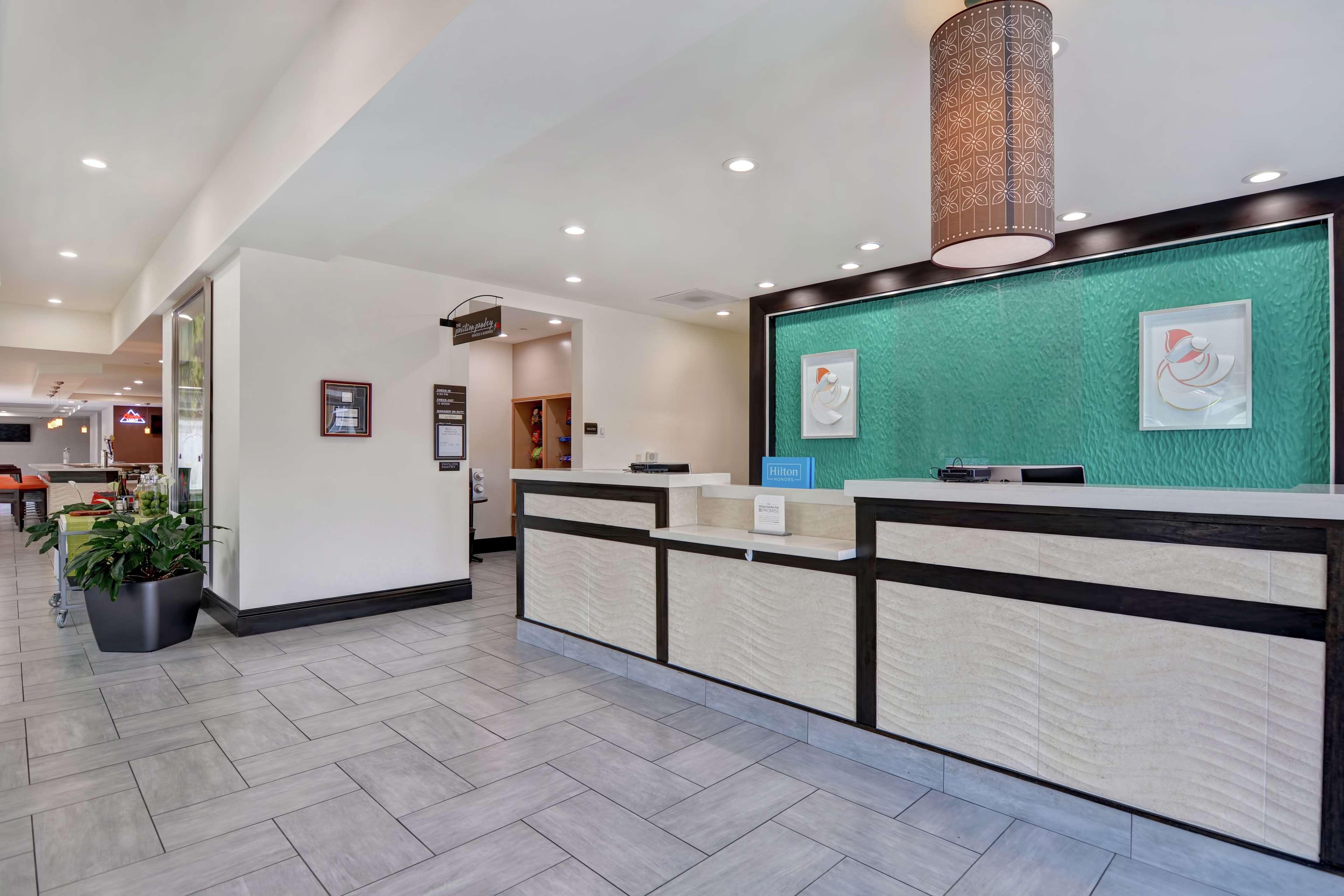 Hilton Garden Inn And Fayetteville Convention Center Extérieur photo