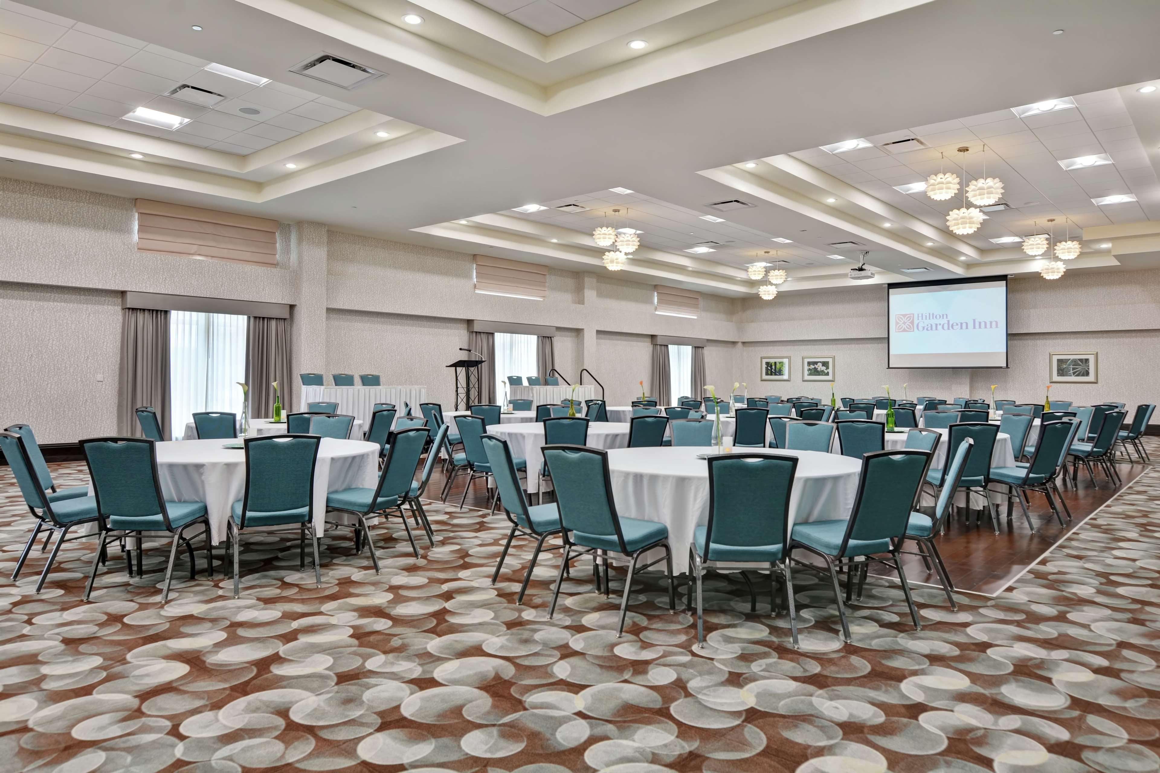 Hilton Garden Inn And Fayetteville Convention Center Extérieur photo
