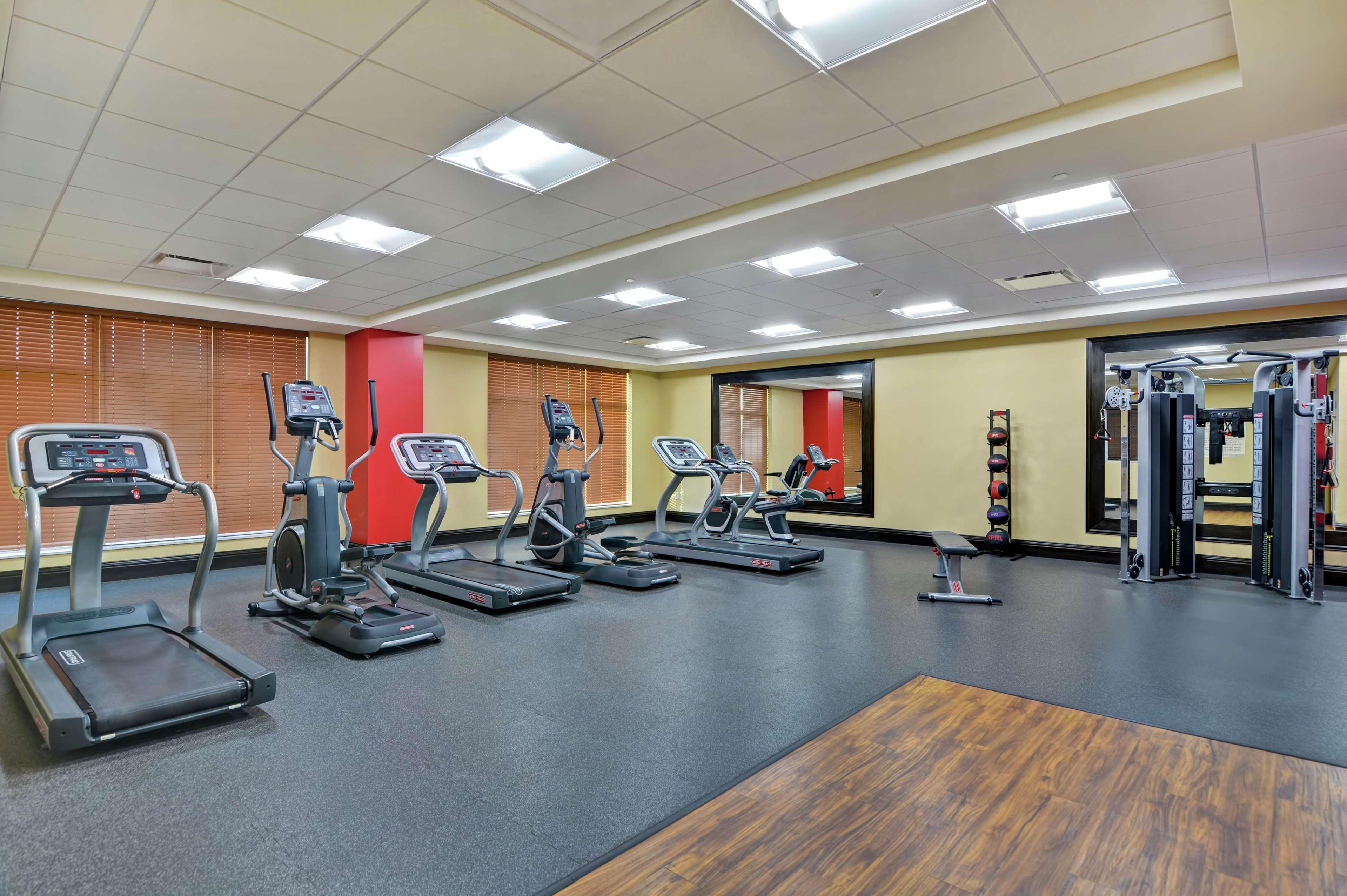 Hilton Garden Inn And Fayetteville Convention Center Extérieur photo