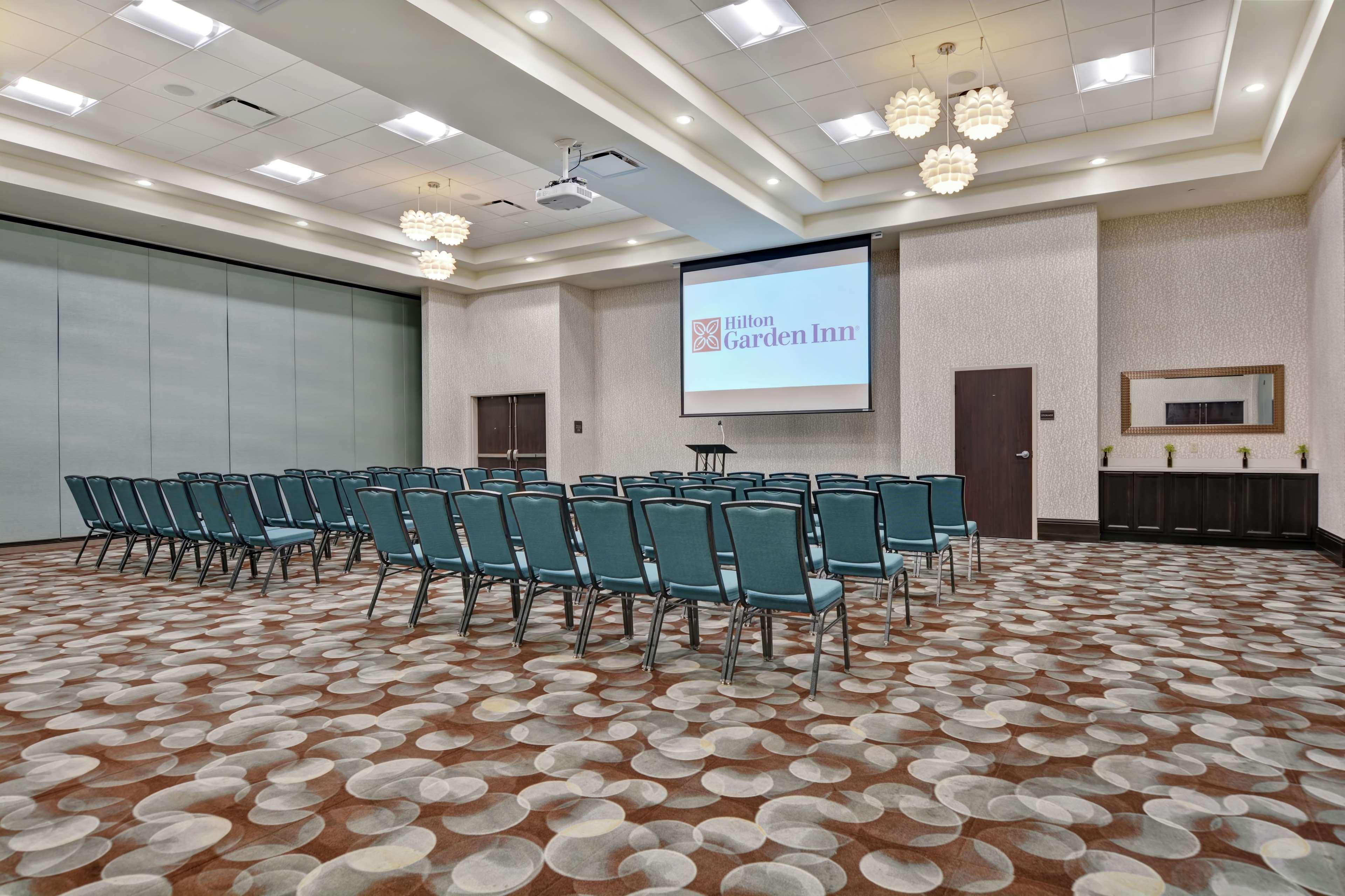 Hilton Garden Inn And Fayetteville Convention Center Extérieur photo