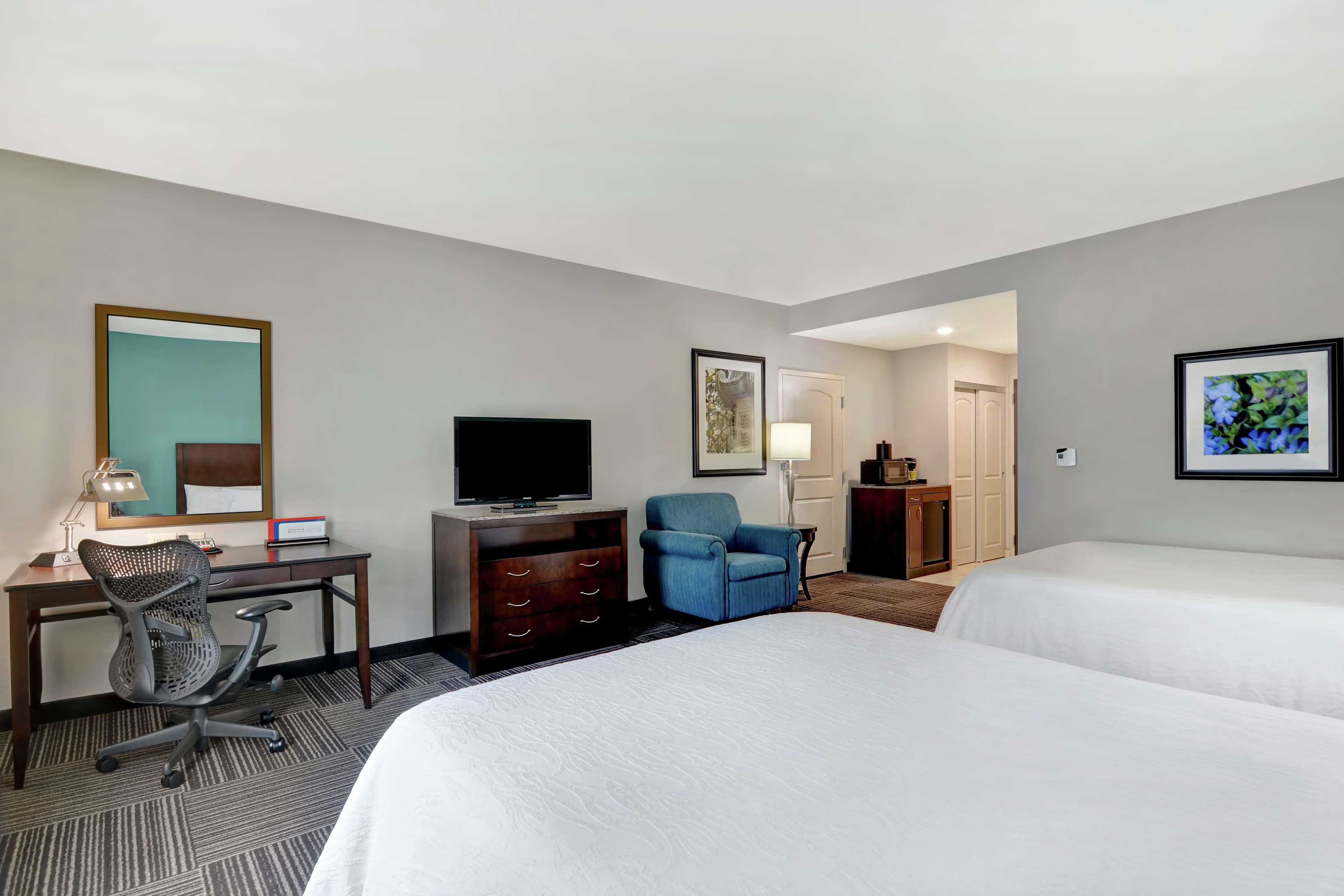 Hilton Garden Inn And Fayetteville Convention Center Extérieur photo