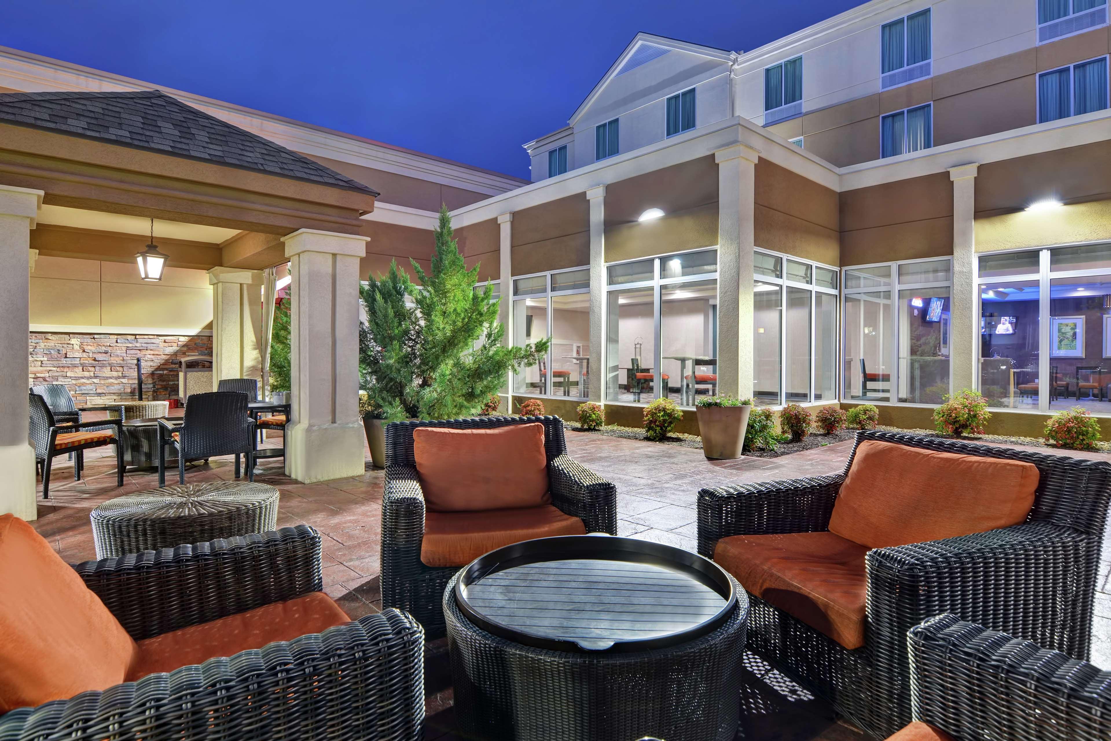 Hilton Garden Inn And Fayetteville Convention Center Extérieur photo