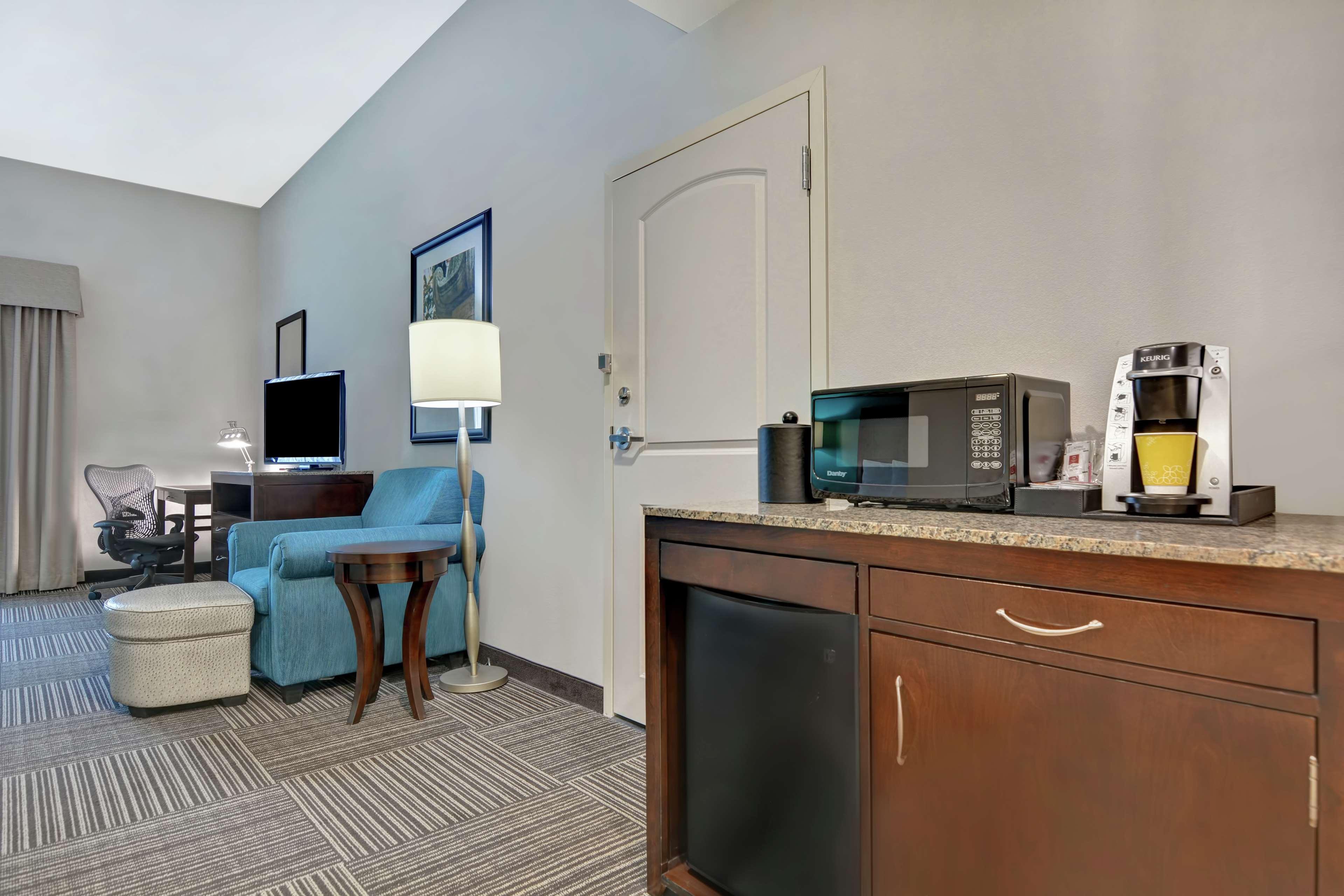 Hilton Garden Inn And Fayetteville Convention Center Extérieur photo