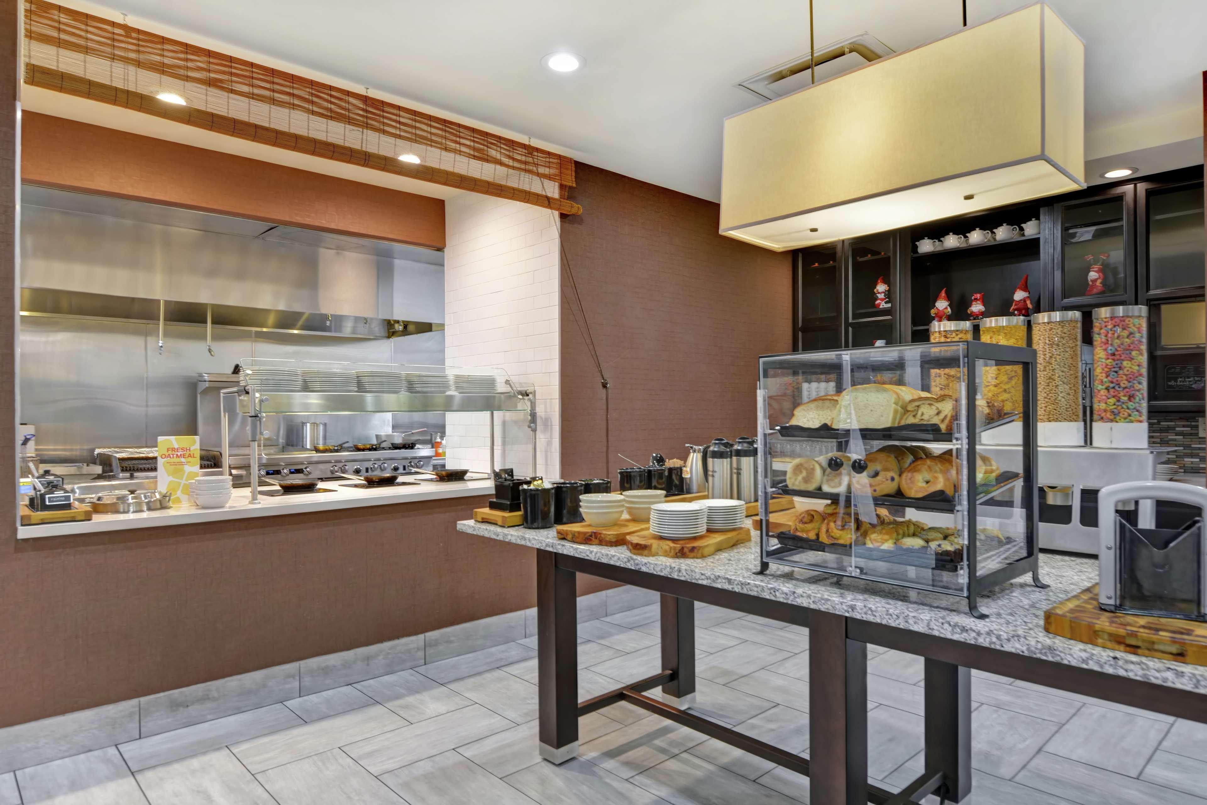 Hilton Garden Inn And Fayetteville Convention Center Extérieur photo