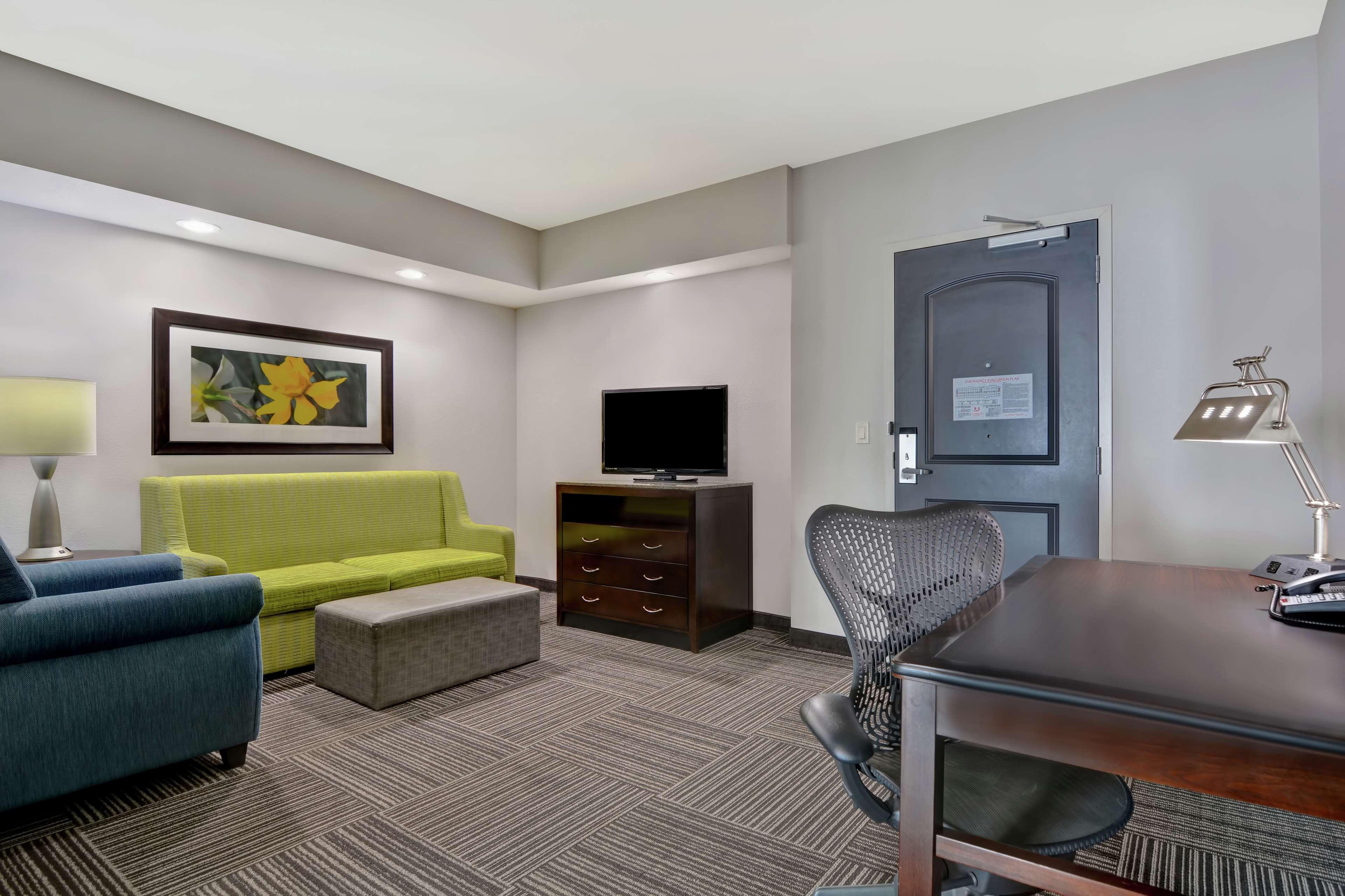 Hilton Garden Inn And Fayetteville Convention Center Extérieur photo