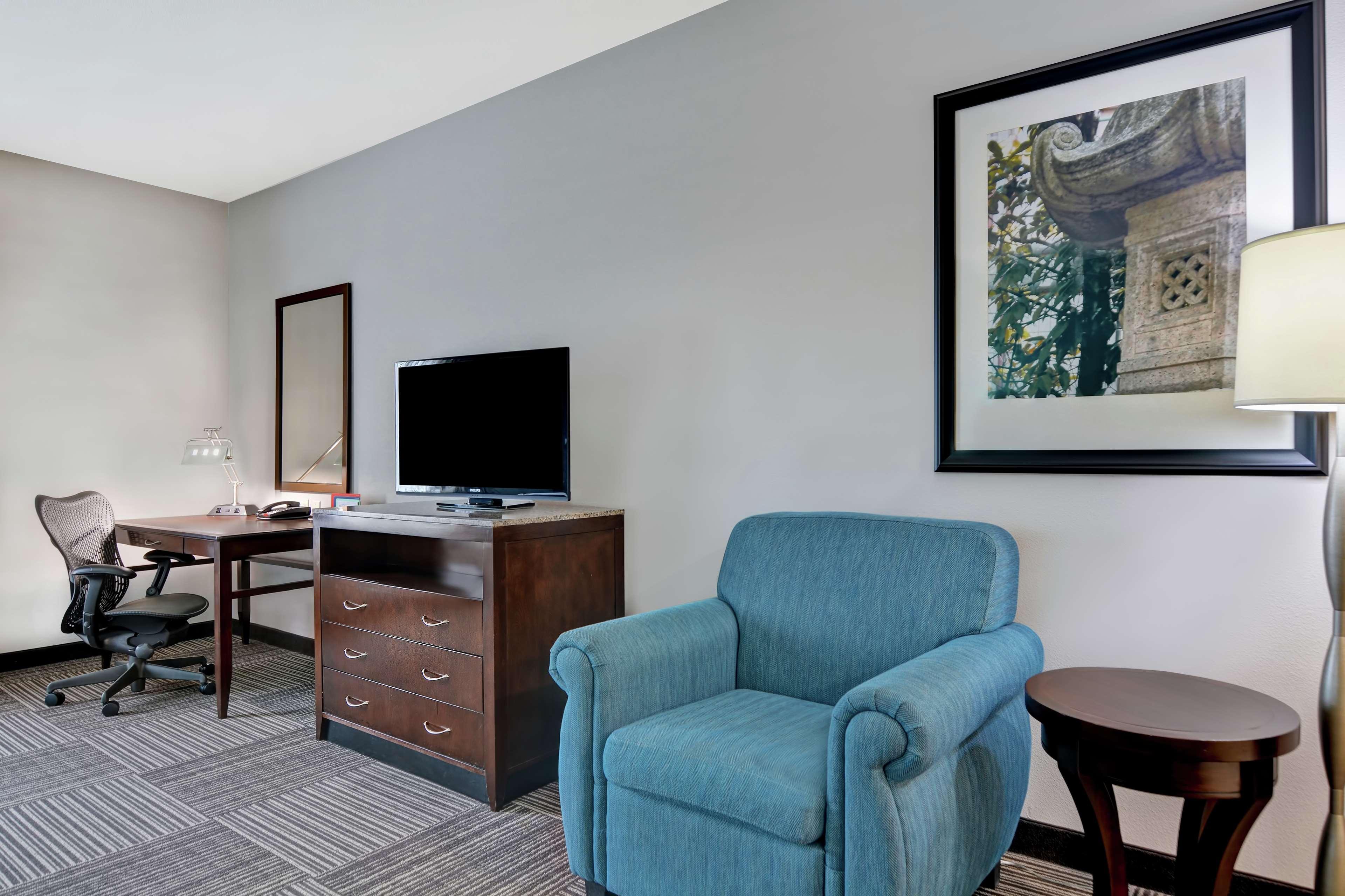 Hilton Garden Inn And Fayetteville Convention Center Extérieur photo