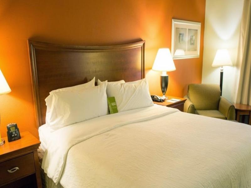 Hilton Garden Inn And Fayetteville Convention Center Extérieur photo