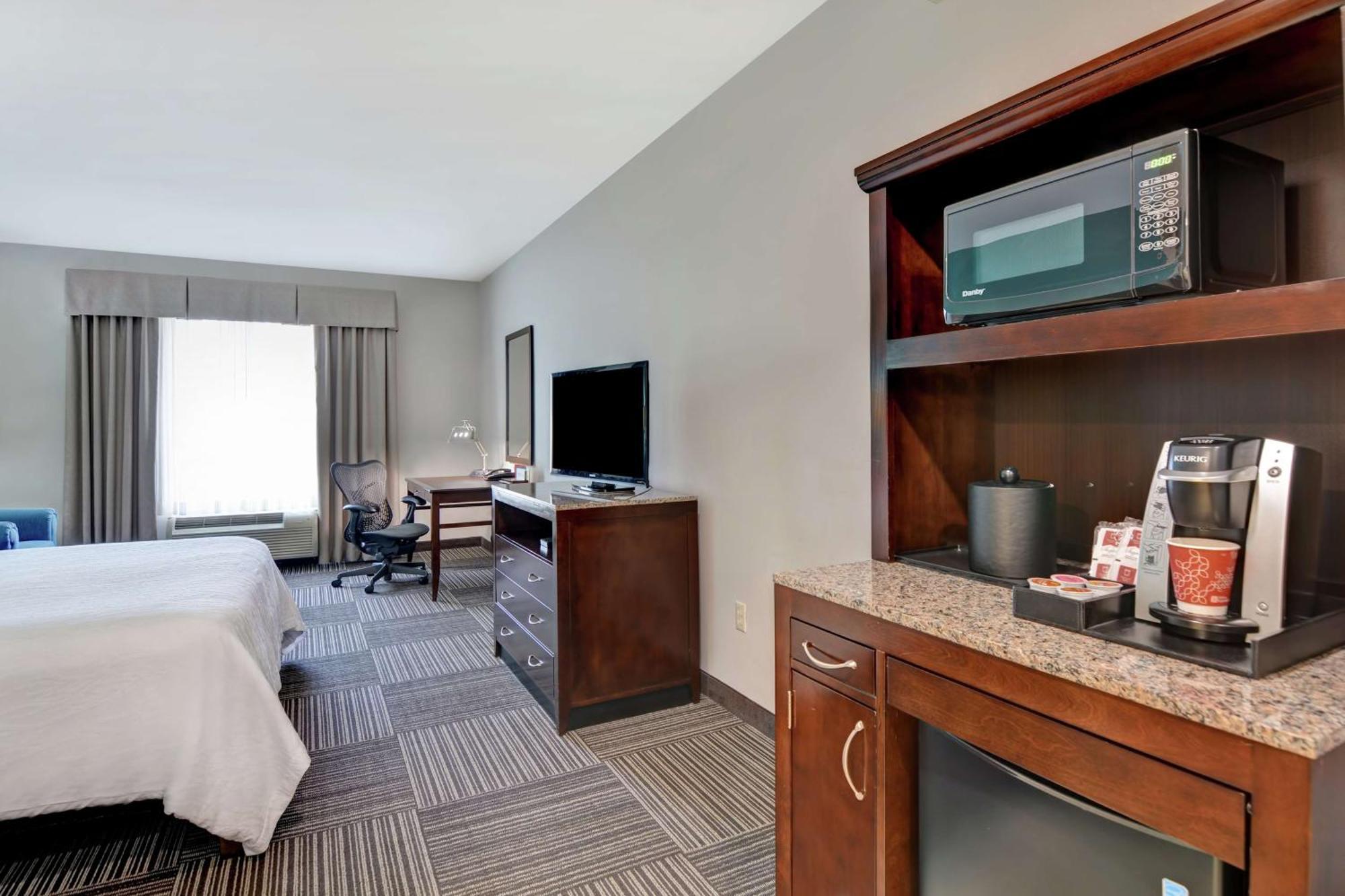 Hilton Garden Inn And Fayetteville Convention Center Extérieur photo